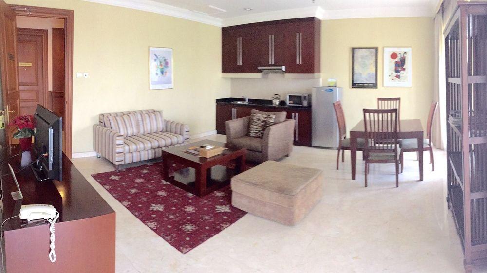 Roosseno Plaza Serviced Apartment Jakarta Luaran gambar