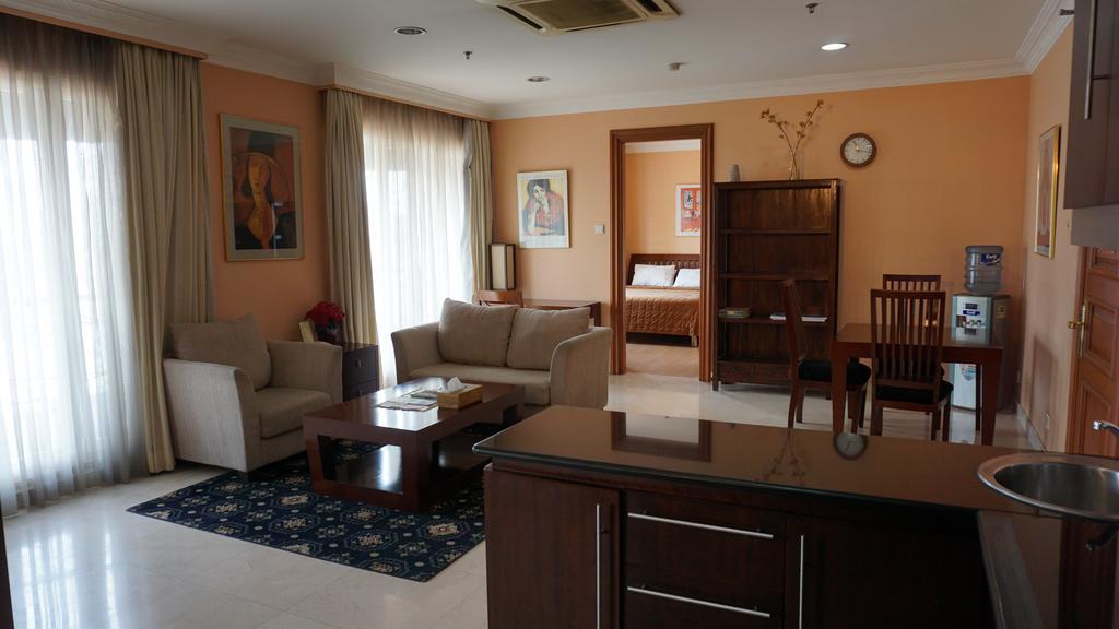 Roosseno Plaza Serviced Apartment Jakarta Luaran gambar