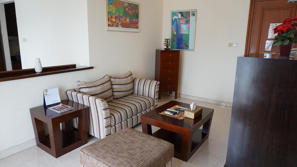 Roosseno Plaza Serviced Apartment Jakarta Luaran gambar