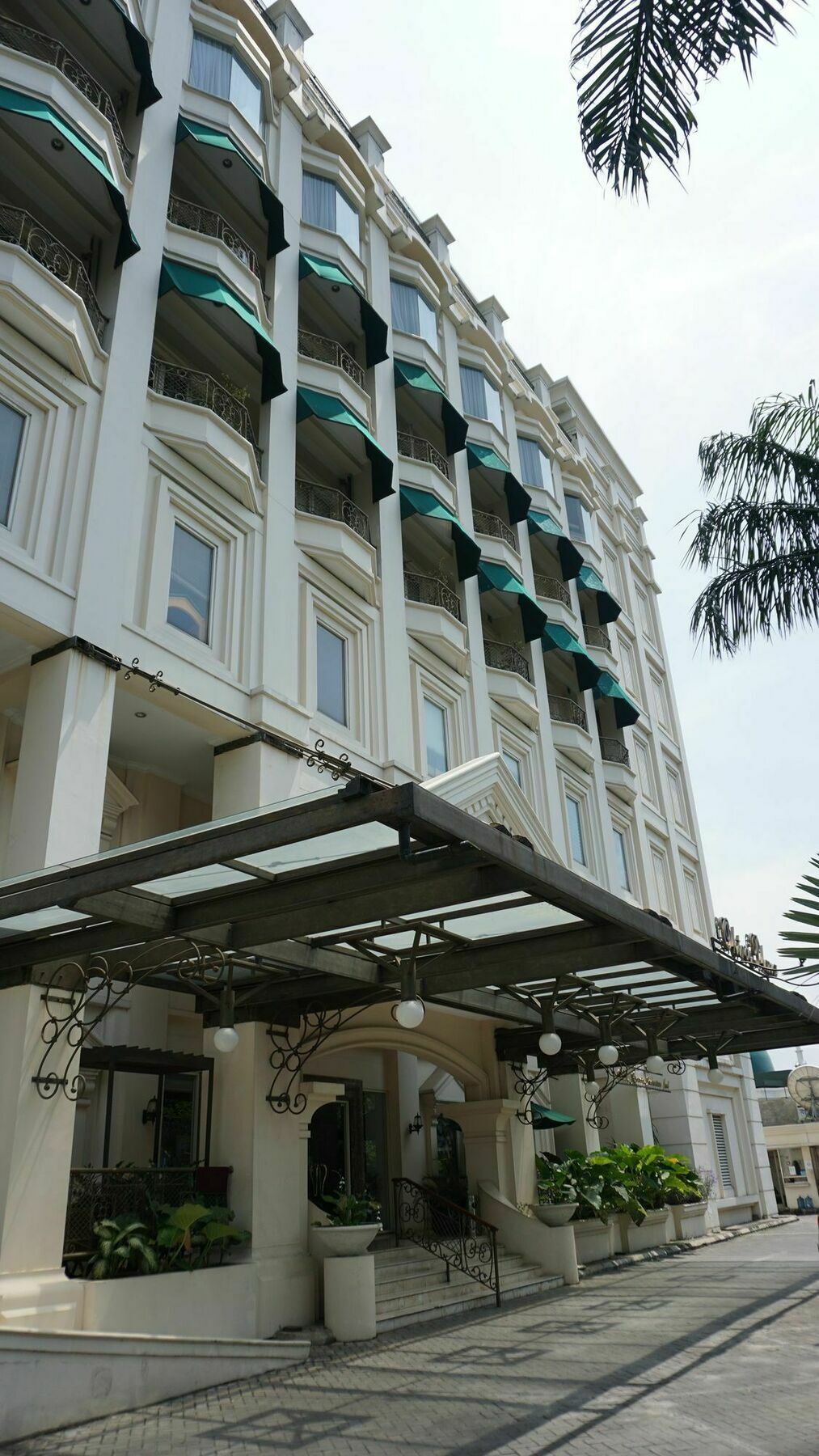 Roosseno Plaza Serviced Apartment Jakarta Luaran gambar