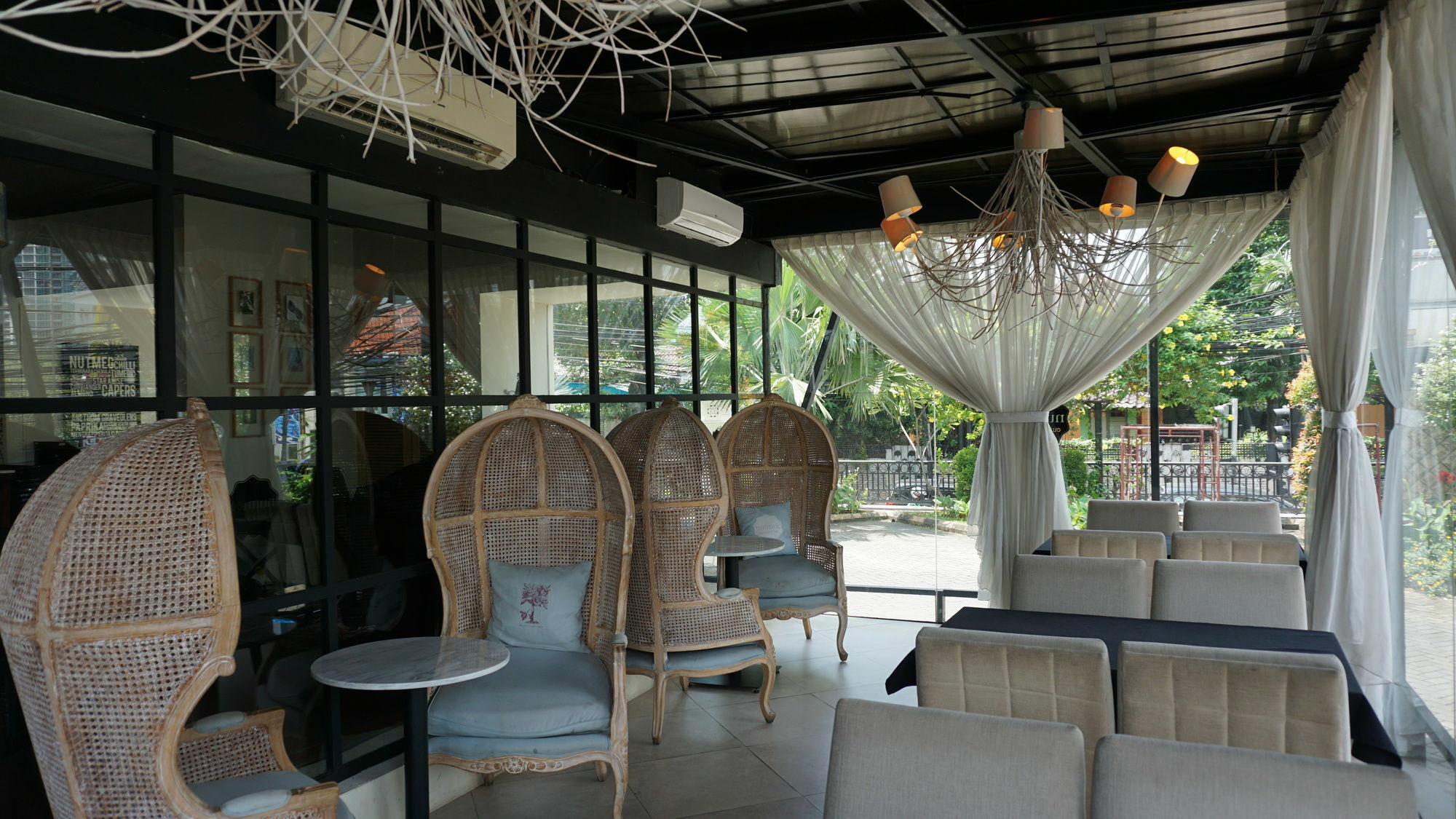 Roosseno Plaza Serviced Apartment Jakarta Luaran gambar
